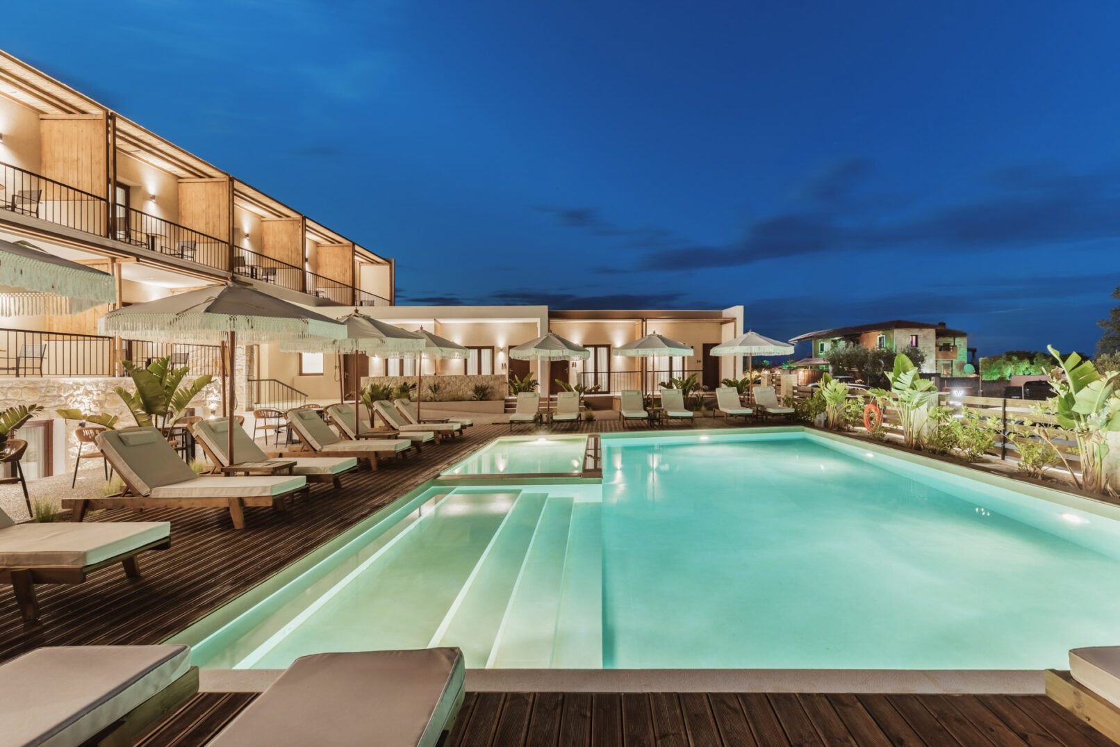 Discover Verano Afytos, a 3-star hotel in Chalkidiki that seamlessly blends modern comfort with traditional Afytos architecture. Enjoy stunning views of the Kassandra Gulf, minimalist summer interiors, and a vibrant communal atmosphere.