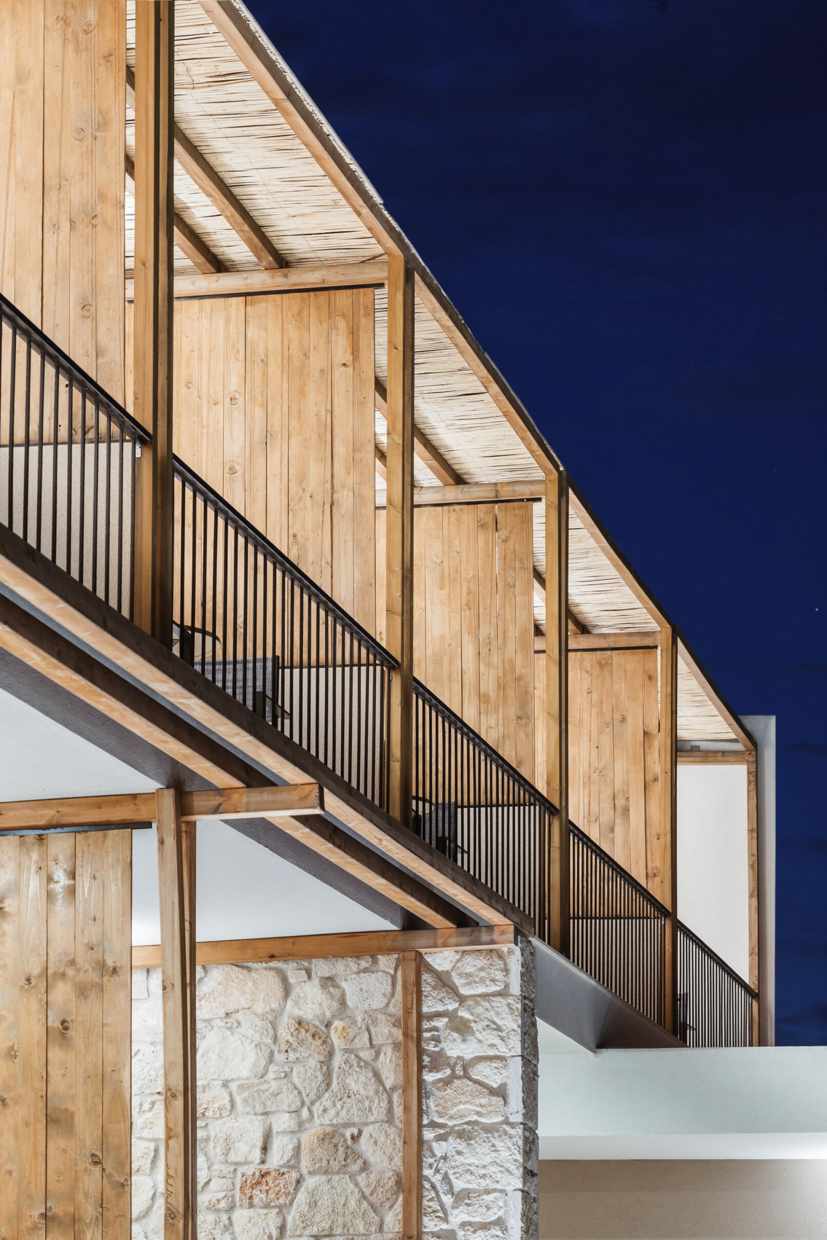 Discover Verano Afytos, a 3-star hotel in Chalkidiki that seamlessly blends modern comfort with traditional Afytos architecture. Enjoy stunning views of the Kassandra Gulf, minimalist summer interiors, and a vibrant communal atmosphere.