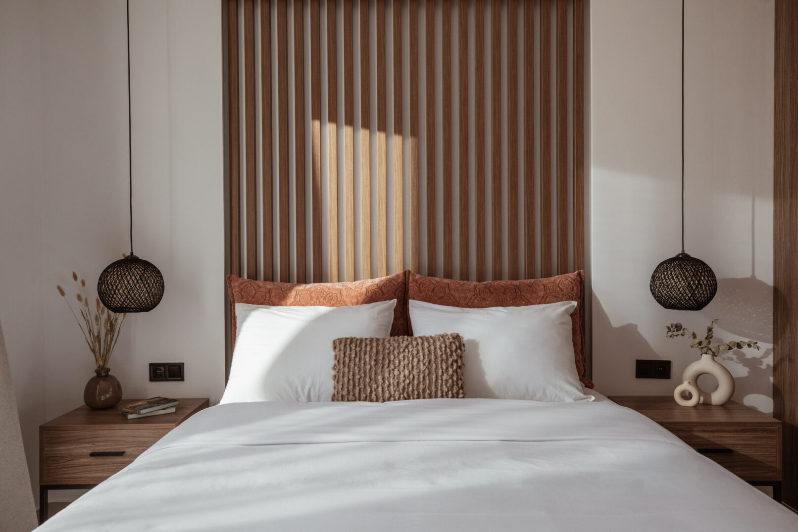 Discover Verano Afytos, a 3-star hotel in Chalkidiki that seamlessly blends modern comfort with traditional Afytos architecture. Enjoy stunning views of the Kassandra Gulf, minimalist summer interiors, and a vibrant communal atmosphere.